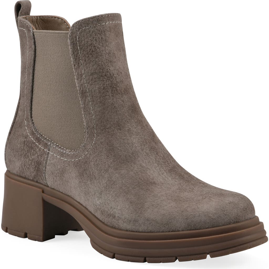Cliffs By White Mountain Mingo Chelsea Boot