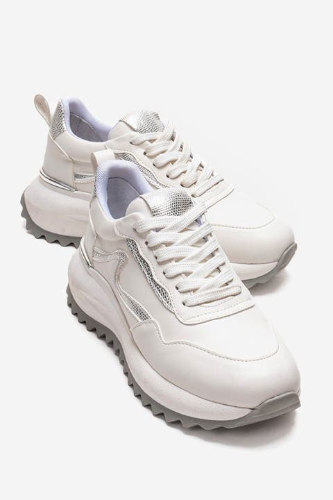 Whisper Casual Sneaker