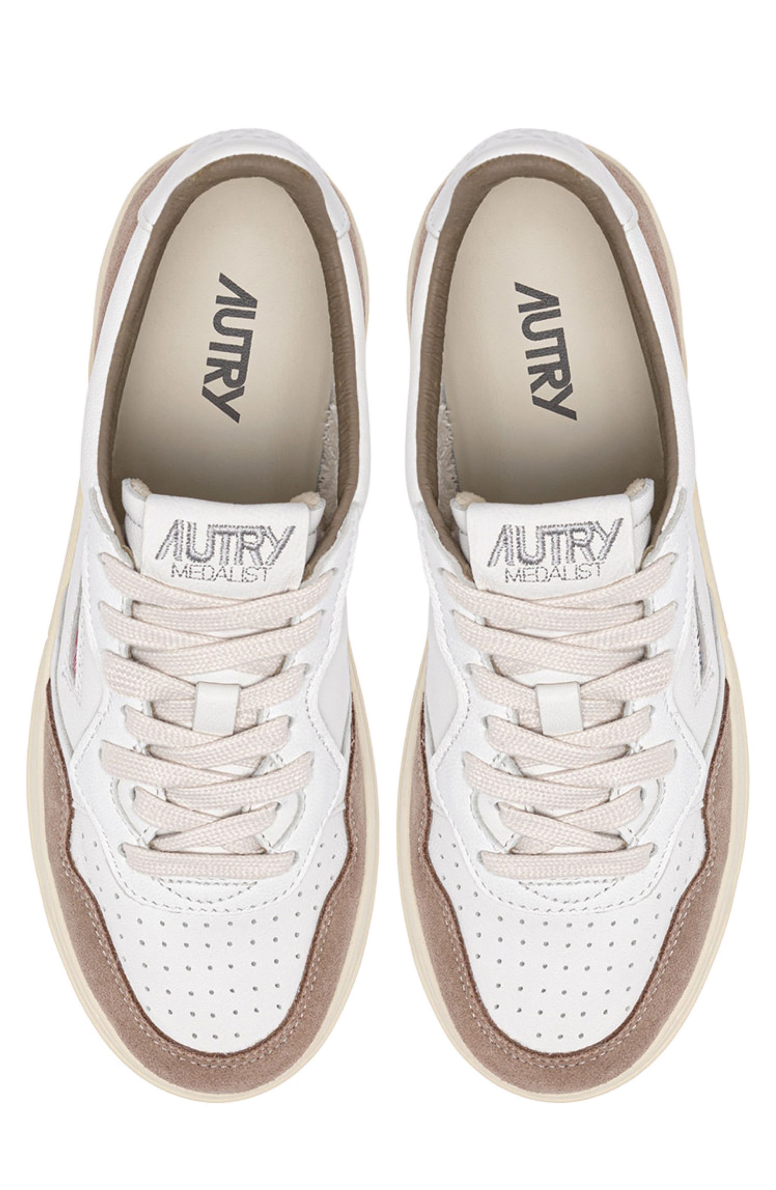 AUTRY Medalist Low Sneaker, Alternate, color, White/ Tobacco