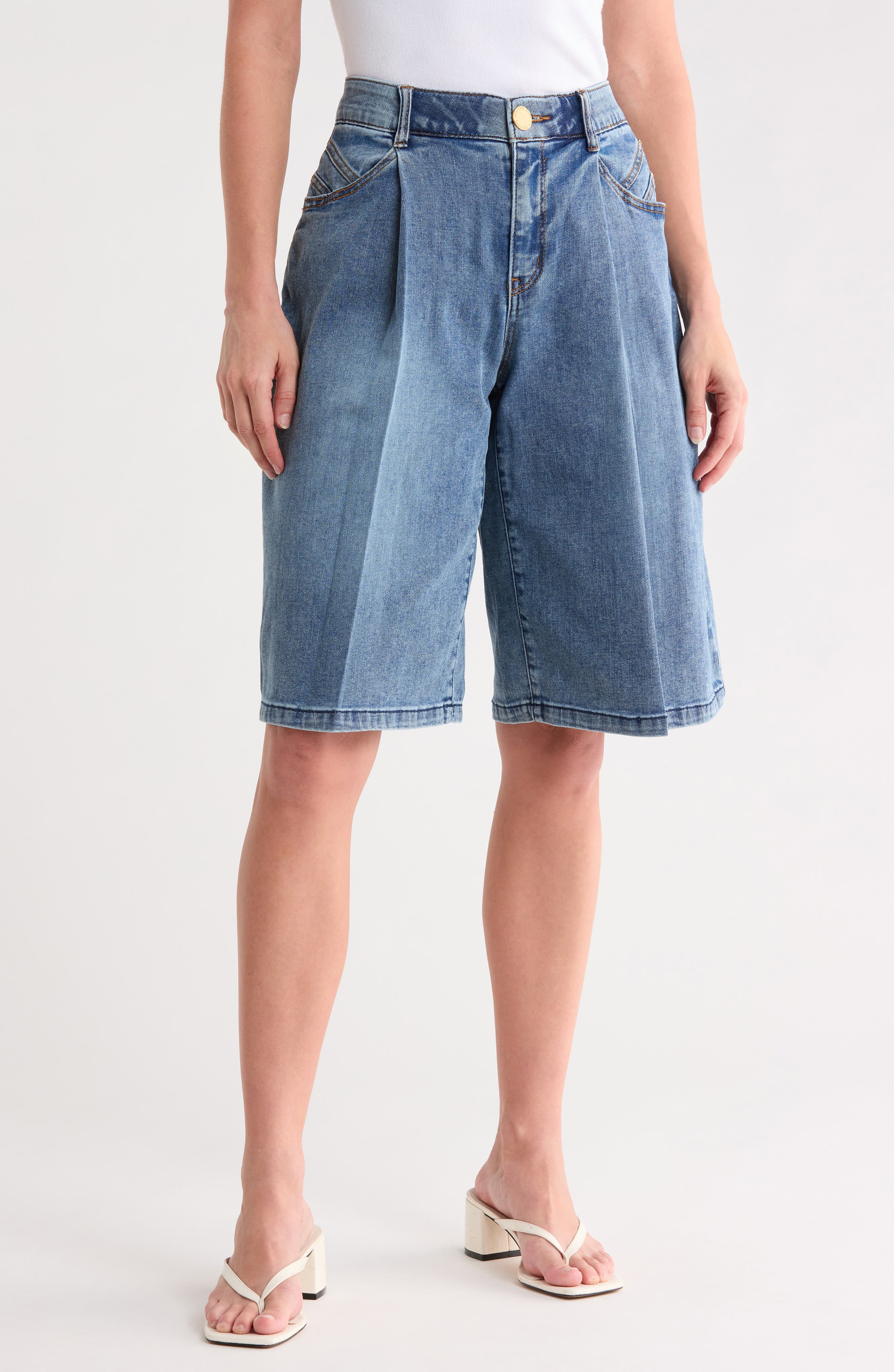 Relaxed Pleated Bermuda Shorts