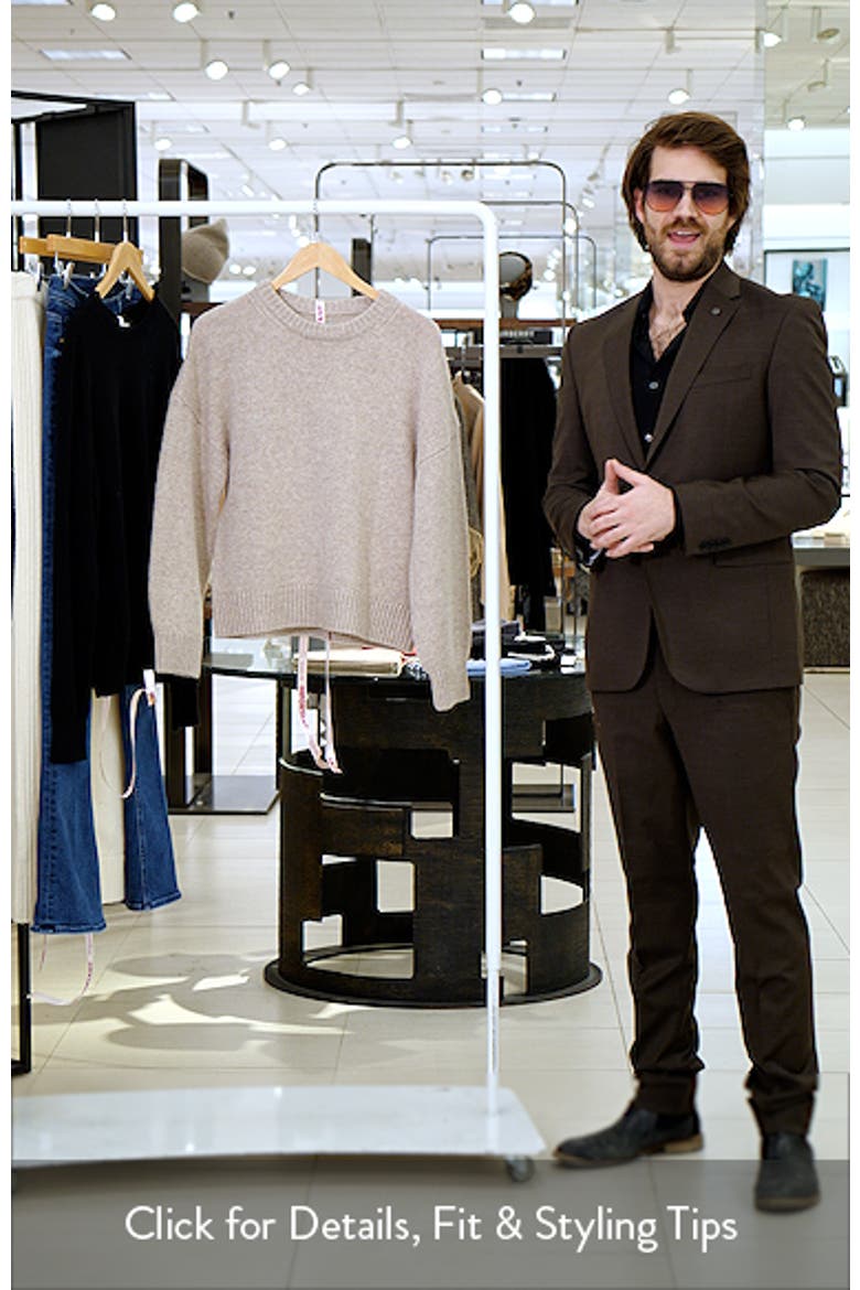 Bear Chunky Relaxed Wool Sweater video
