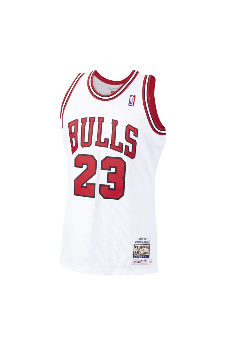 Mitchell & Ness Men's Mitchell & Ness Michael Jordan White Chicago Bulls 1997/98 Hardwood Classics Authentic Jersey, Alternate, color, 