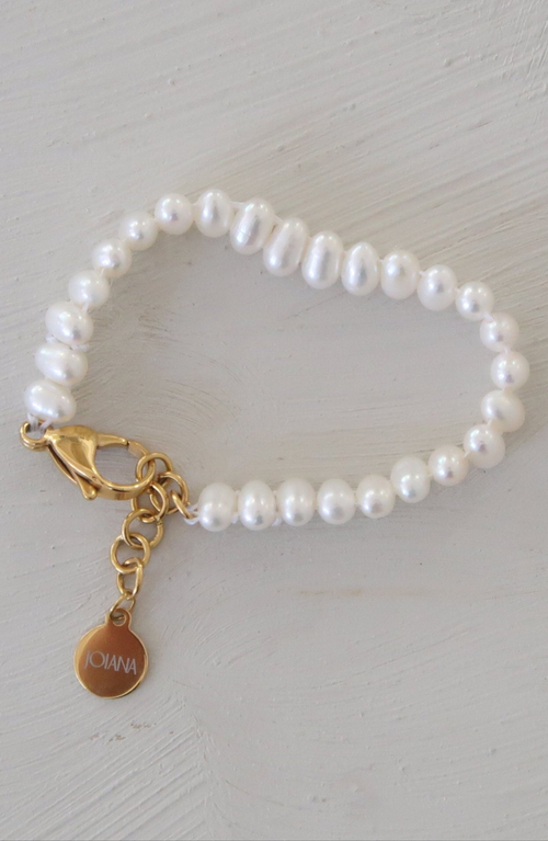 Joiana Jewelry Pebble Pearl Bracelet In White