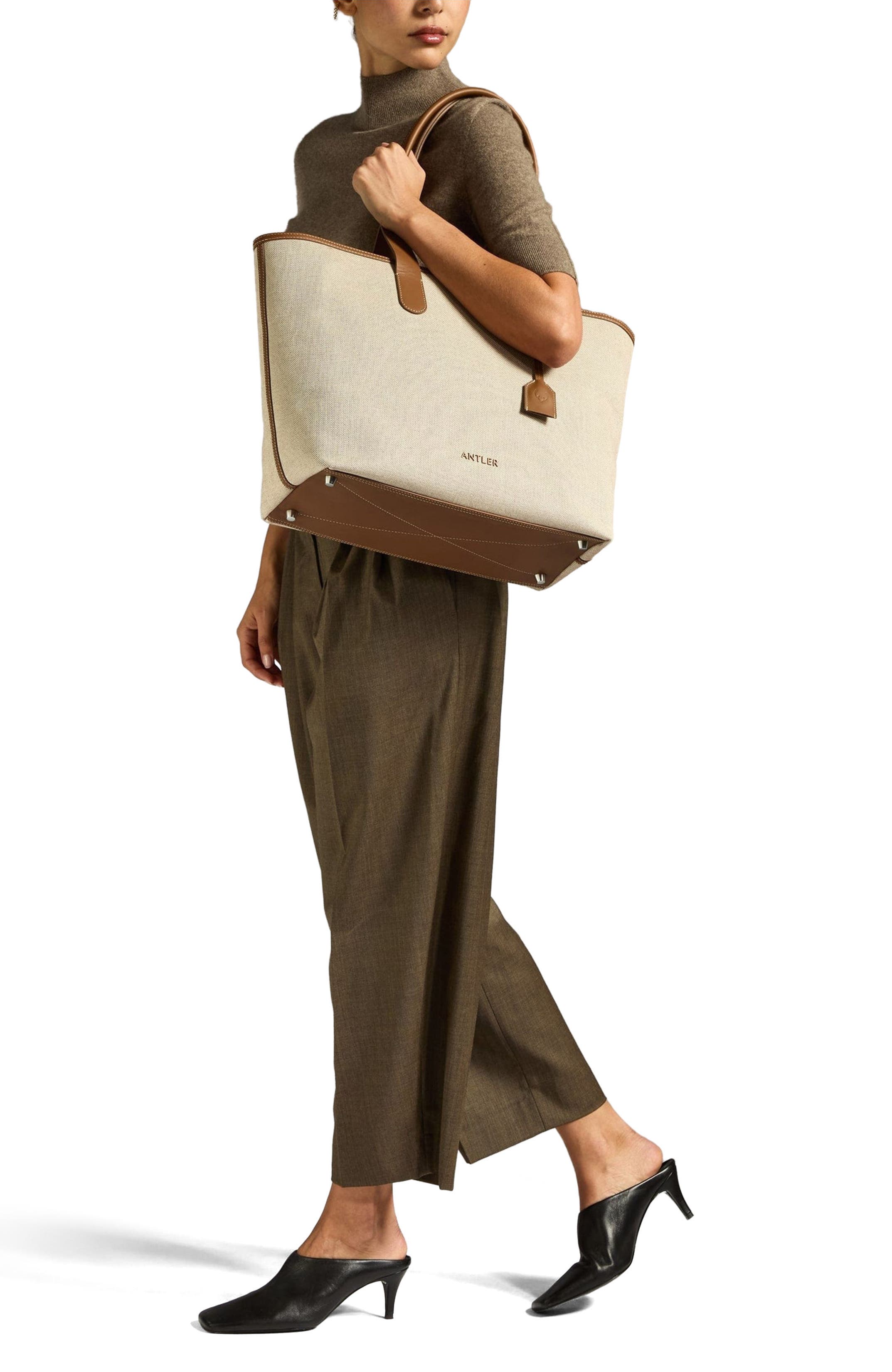 Heritage Tote Bag in Navy, Alternate, color, Natural