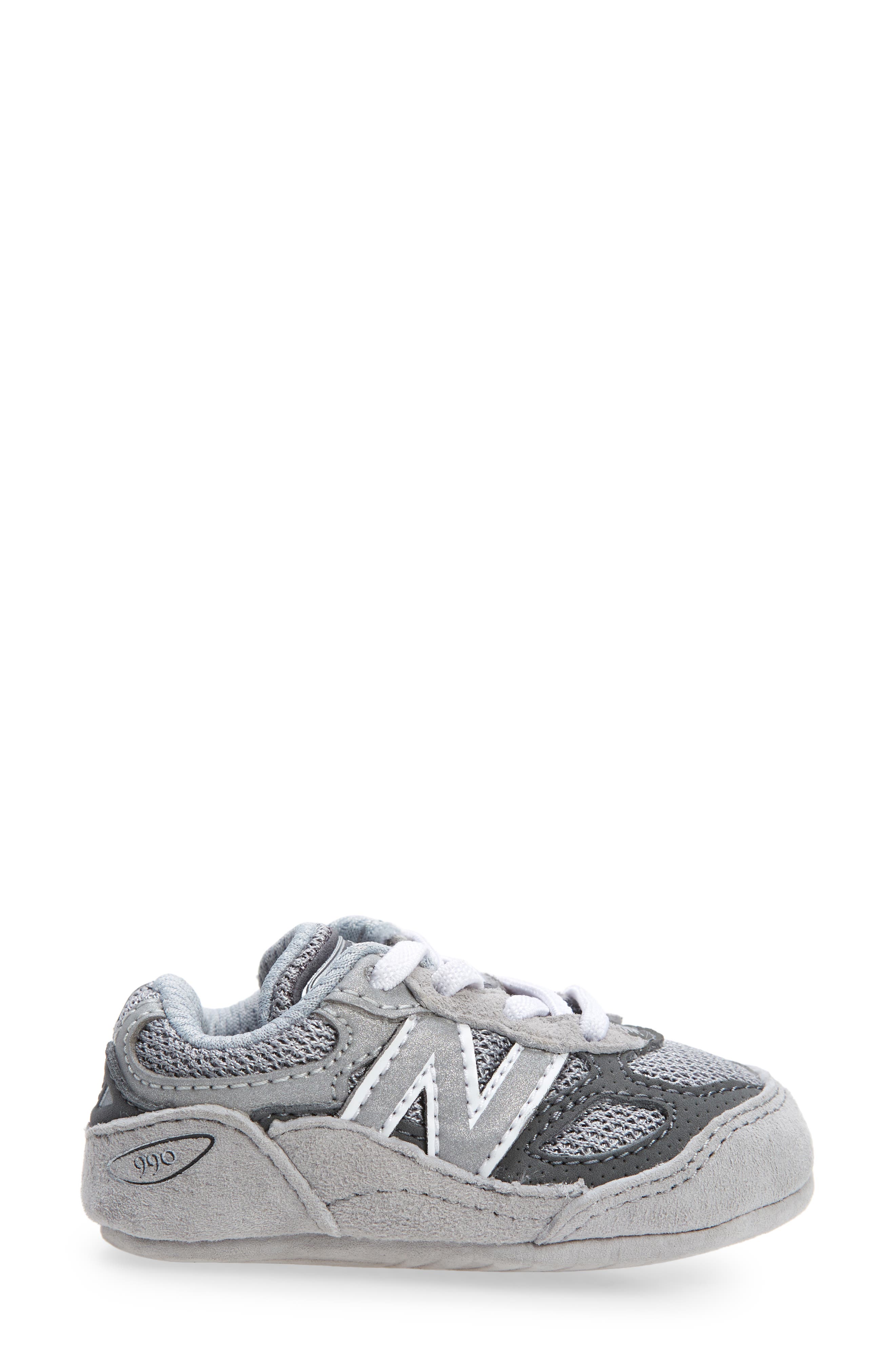 New Balance 990 Sneaker, Alternate, color, Grey/ Silver