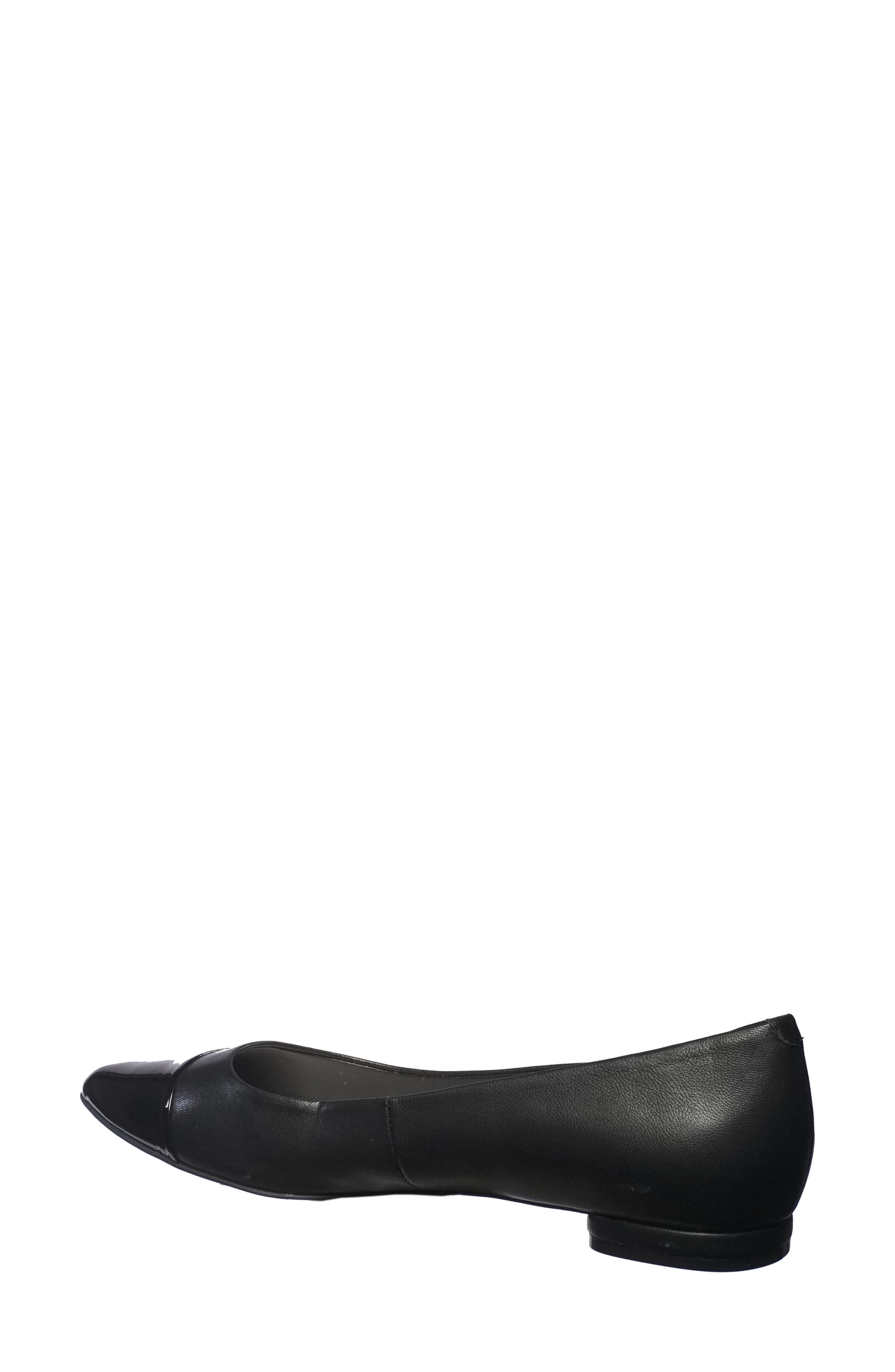 T Tahari Tahari Okalani Cap Toe Skimmer Flat, Alternate, color, 