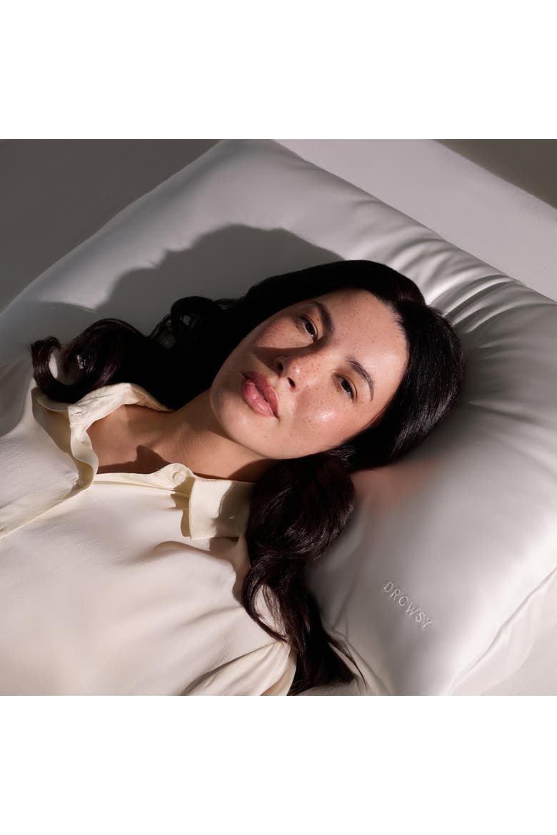 Hyaluronic Acid Infused Silk Pillowcase, Alternate, color, Akoya Pearl