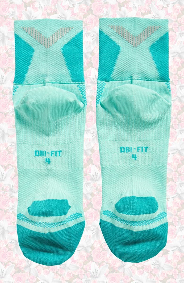 Nike 'Elite' Lightweight Quarter Running Socks, Alternate, color,