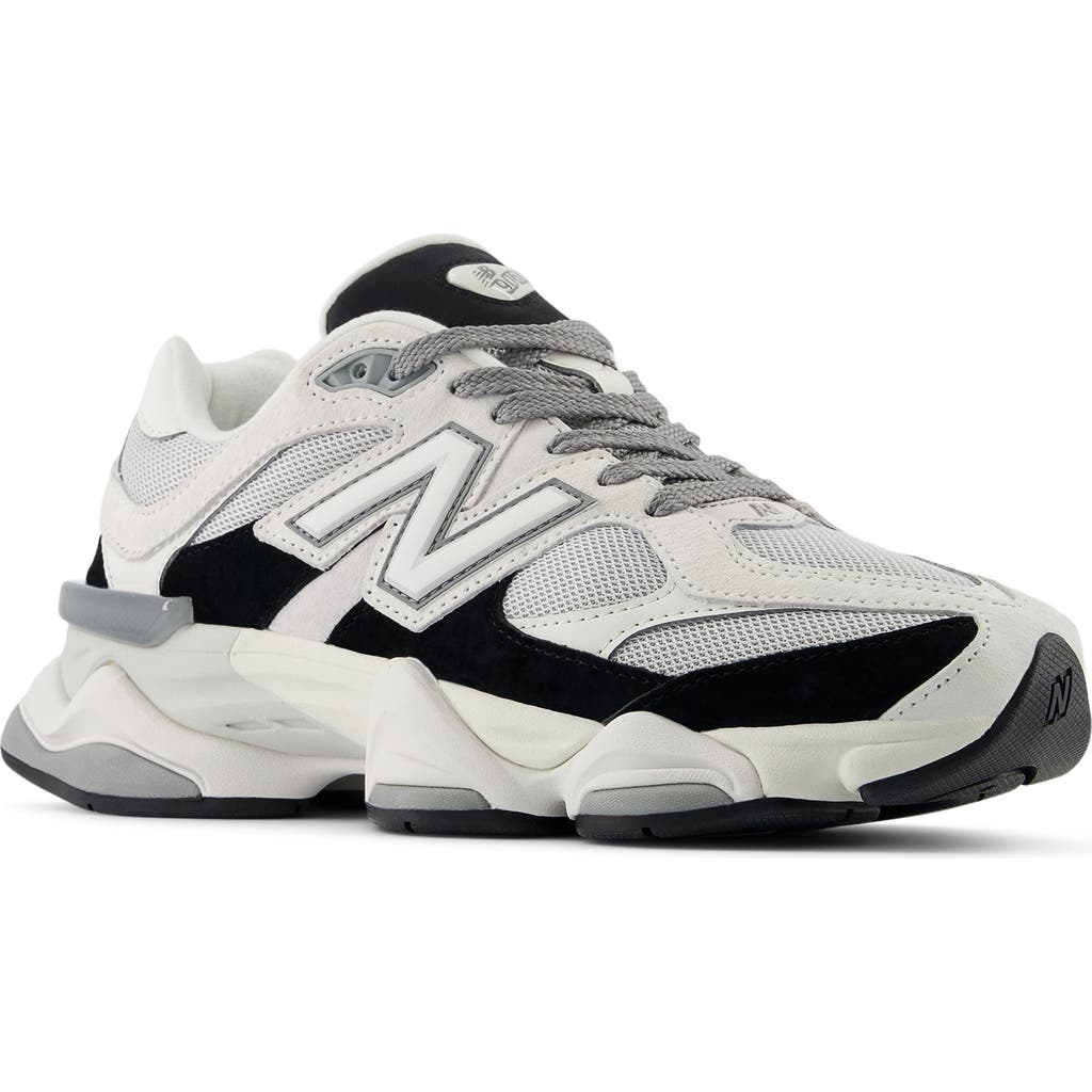 New Balance Gender Inclusive 9060 Sneaker