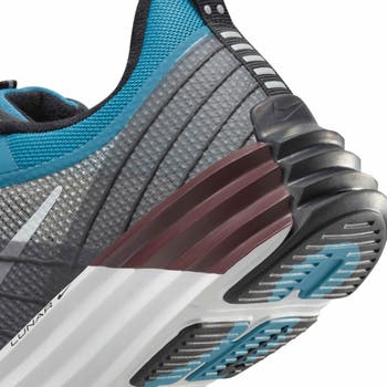 Lunar Roam Sneaker