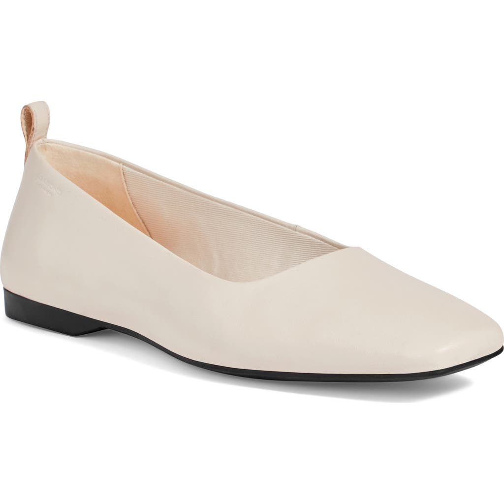 Vagabond Shoemakers Delia Flat In White