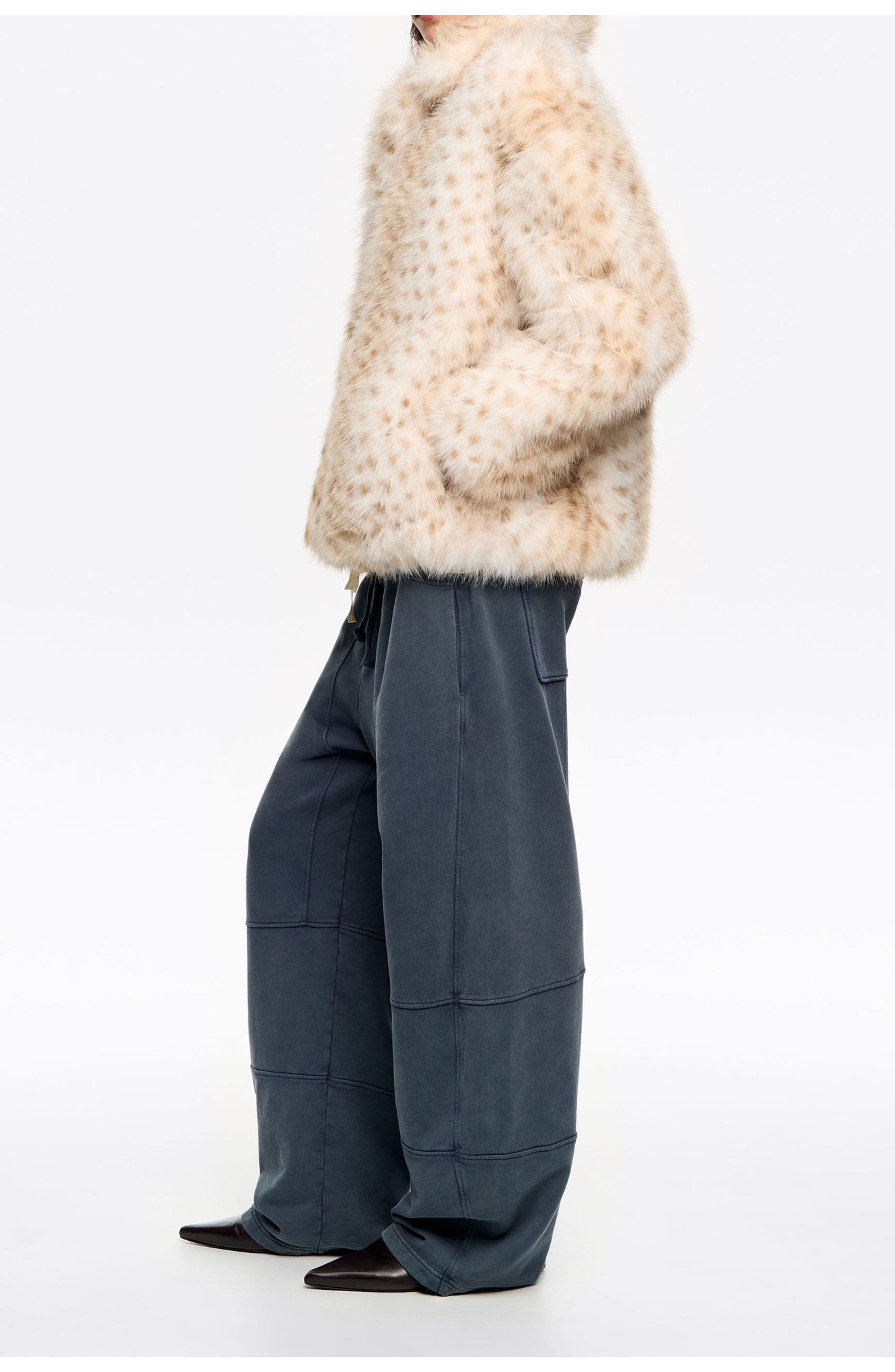 Short Off- Fur Coat - image 2