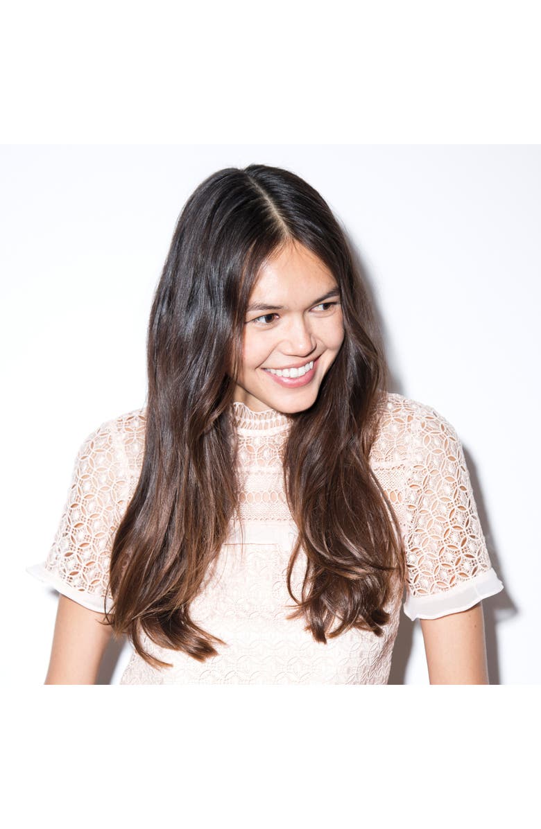 Bumble and bumble. Bumble and bumble Prêt-a-Powder Très Invisible Dry Shampoo, Alternate, color, 