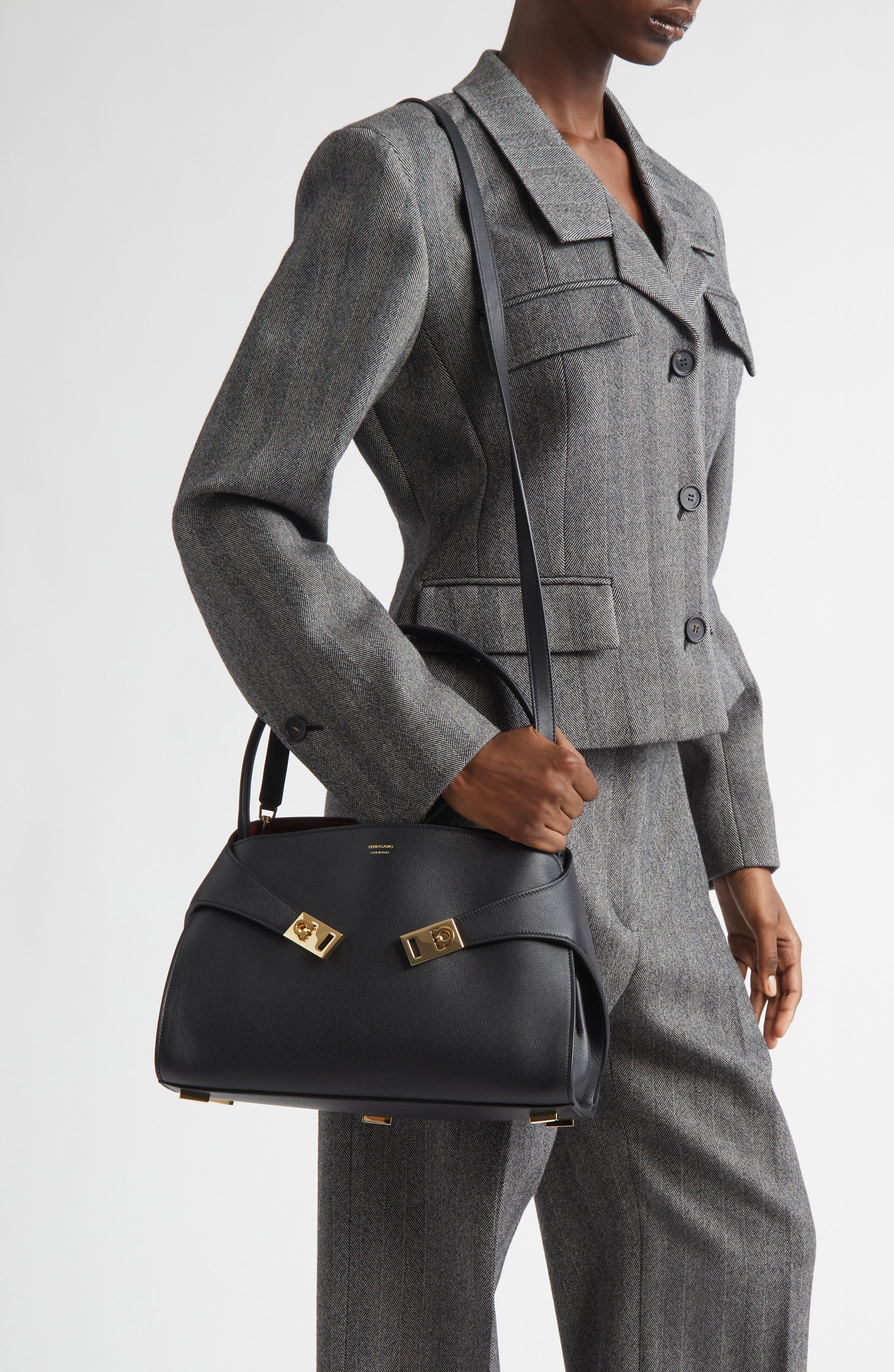 FERRAGAMO Small Hug Leather Shoulder Bag, Alternate, color, Nero/ Borgogna