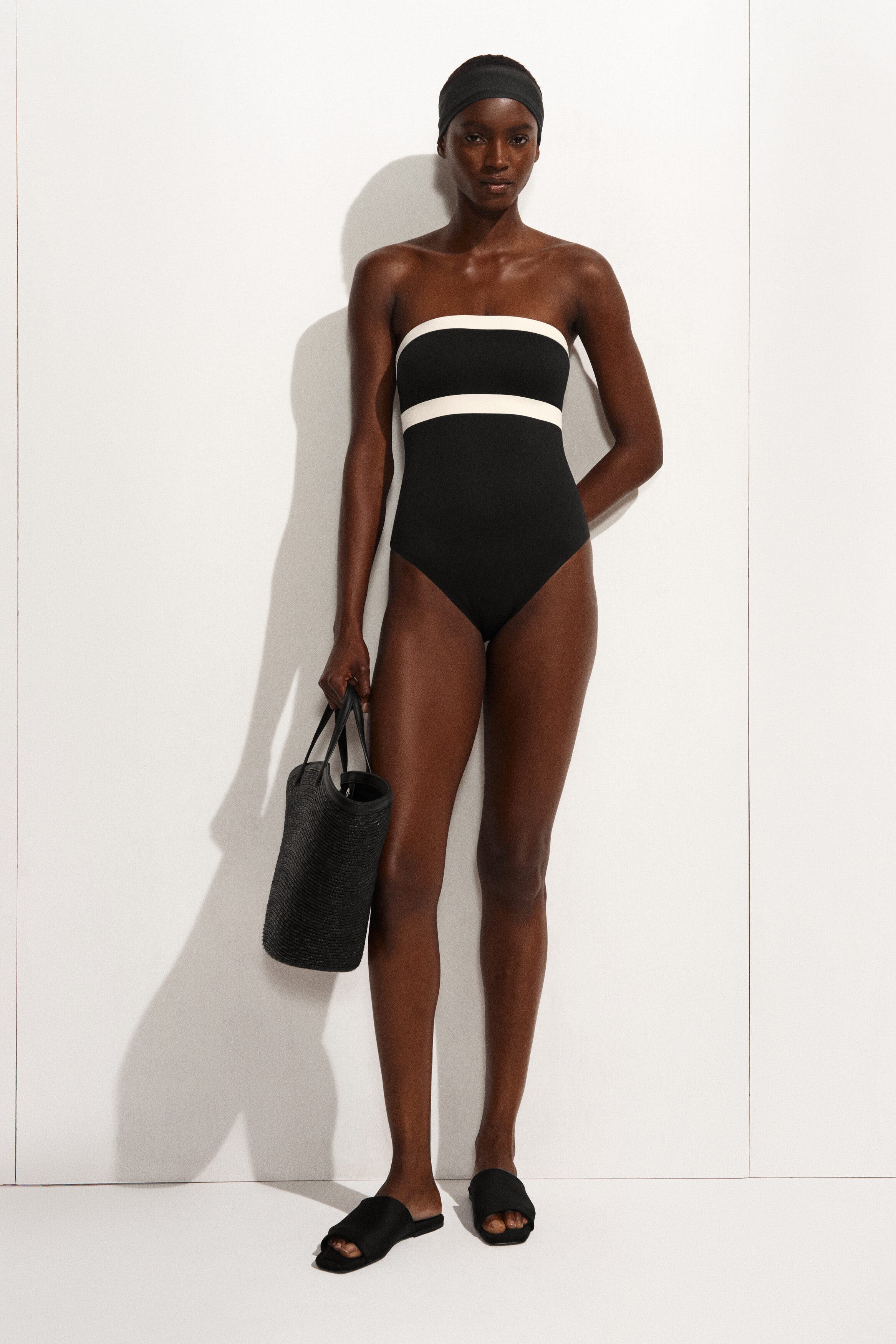 selected BLACK / CREAM