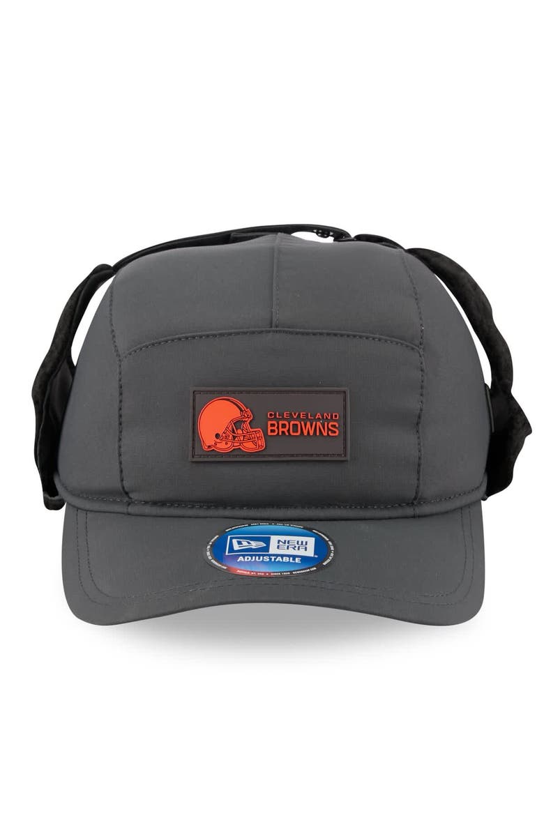 New Era Men's New Era Charcoal Cleveland Browns 2025 Sideline Cold Weather Runner Dog Ear Adjustable Hat, Alternate, color, Charcoal