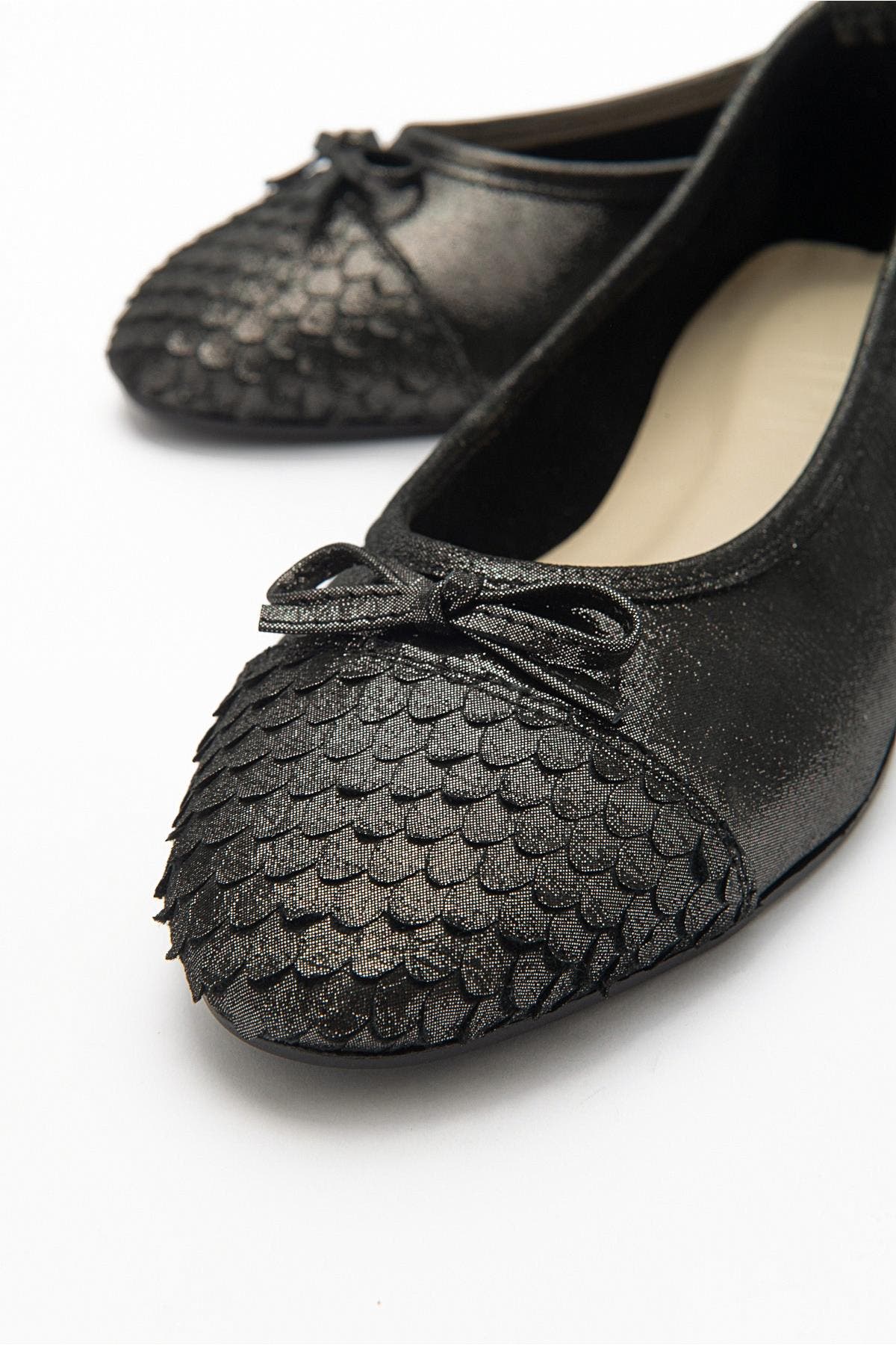 Copos Leather Bow Cap Toe Ballet Flat, Alternate, color, Black