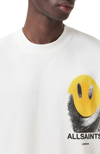 Party Wave Graphic T-Shirt