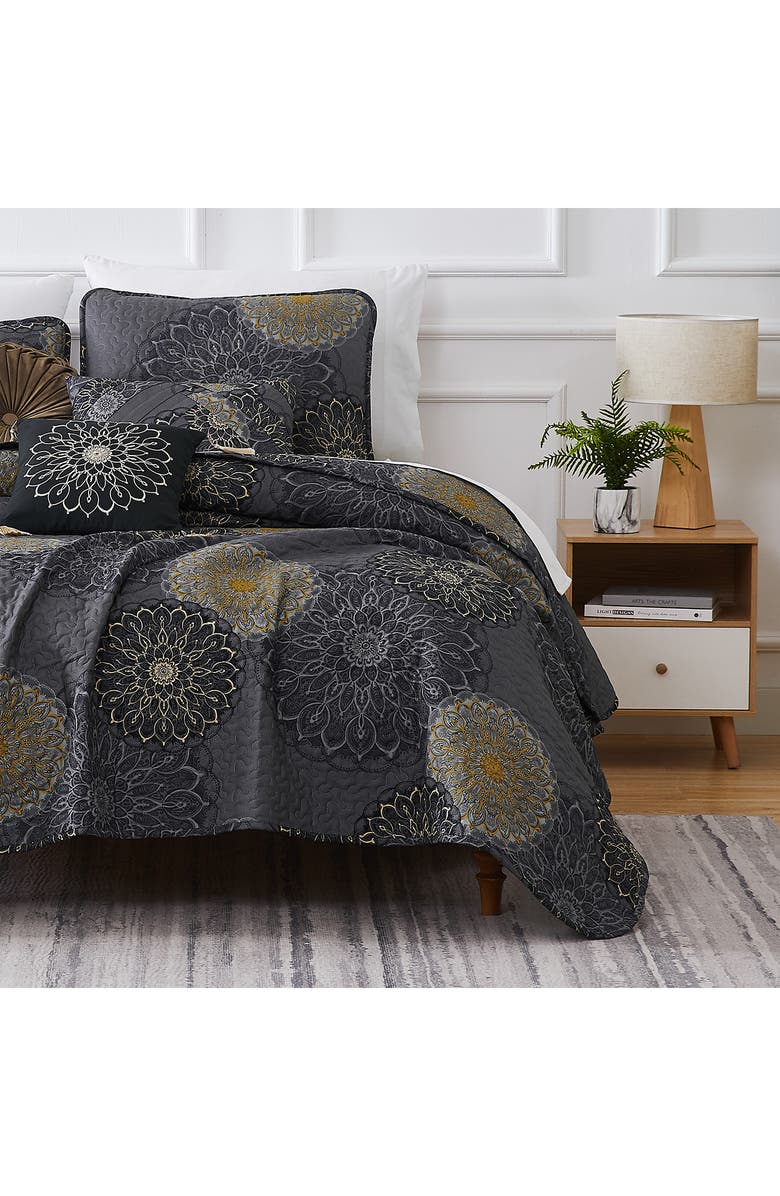 SOUTHSHORE FINE LINENS Midnight Floral Quilt Set, Alternate, color, Black