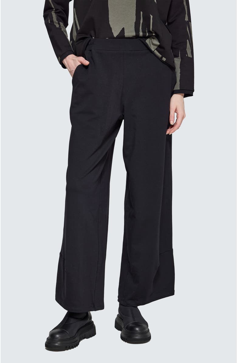 LUUKAA Serenna Cropped Darted Pants, Main, color, Black