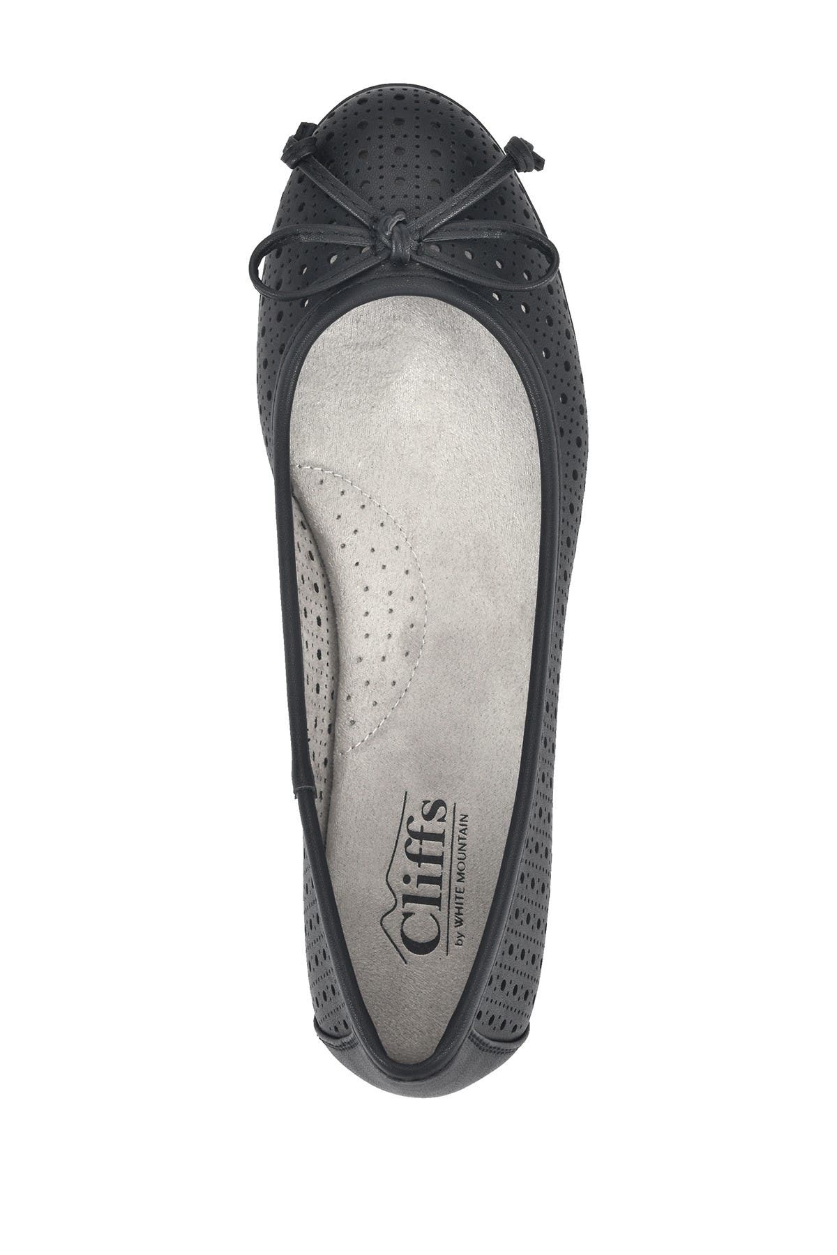 CLIFFS BY WHITE MOUNTAIN Cheryl Ballet Flat, Alternate, color, Black/Burnished/Smooth