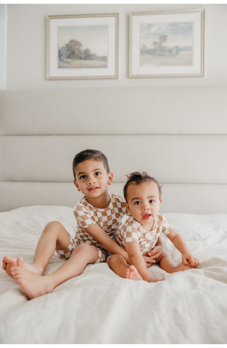 Copper Pearl Rad Fitted Two-Piece Short Pajamas, Alternate, color, Brown Overflow