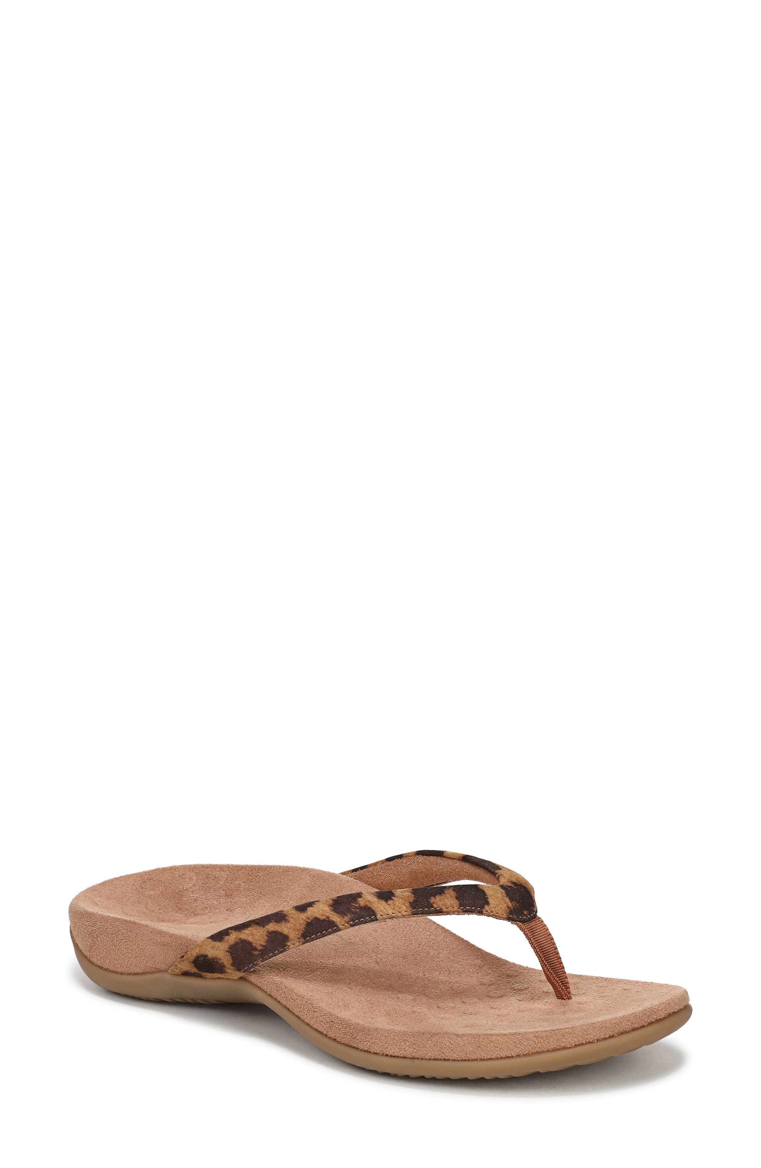 Vionic Dillon Flip Flop In Brown