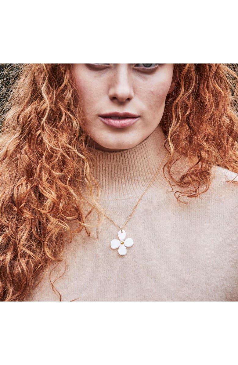 Toolally Daisy Pendant Necklace - Summer White, Alternate, color, Summer White