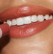 Charlotte Tilbury Hyaluronic Happikiss Lipstick Balm