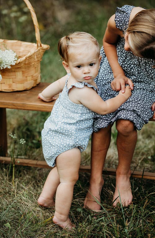 L'ovedbaby Floral Organic Cotton Gauze Bubble Romper In Blueberry Floral