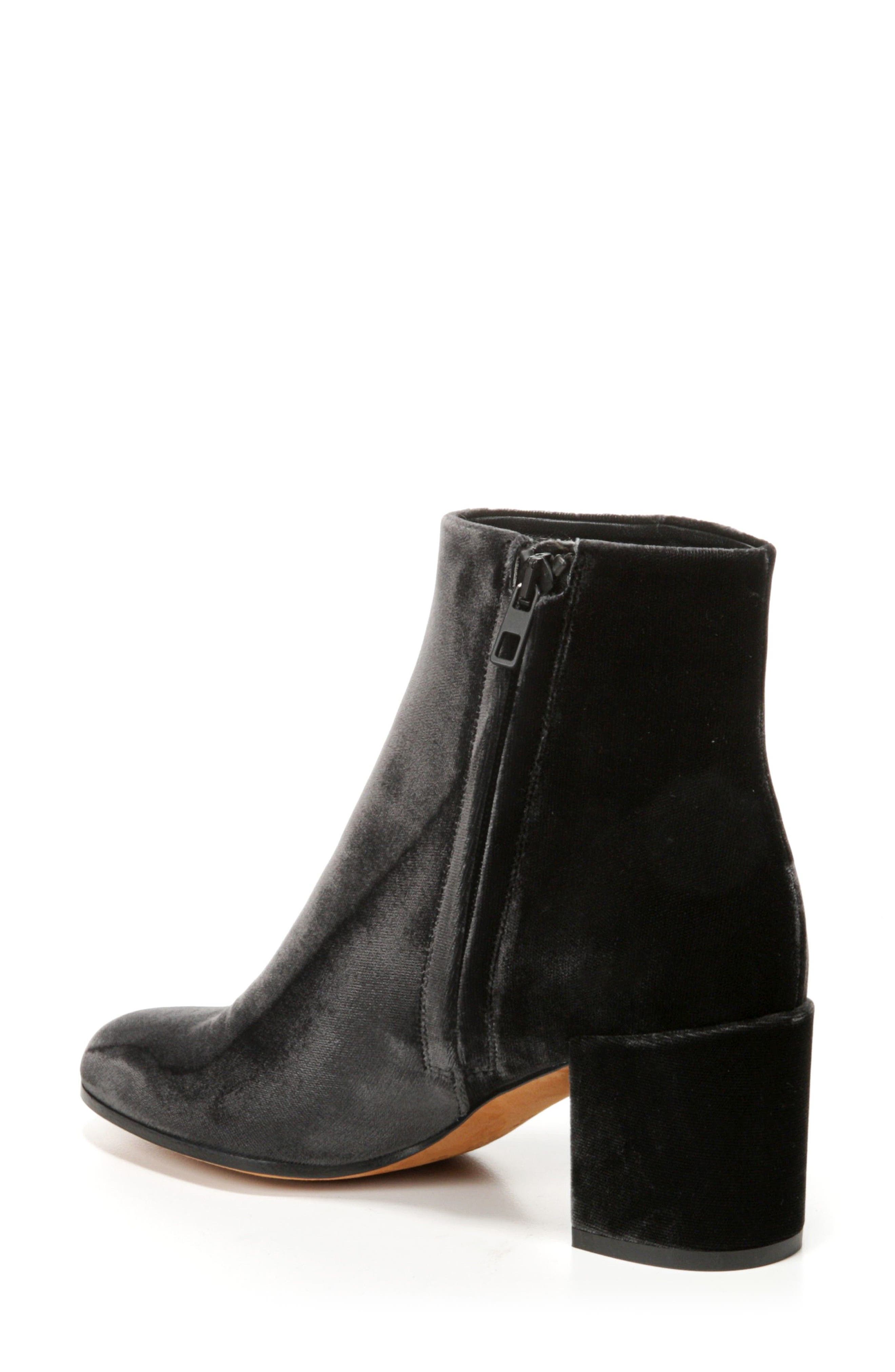 Vince 'Blakely' Block Heel Bootie, Alternate, color, 