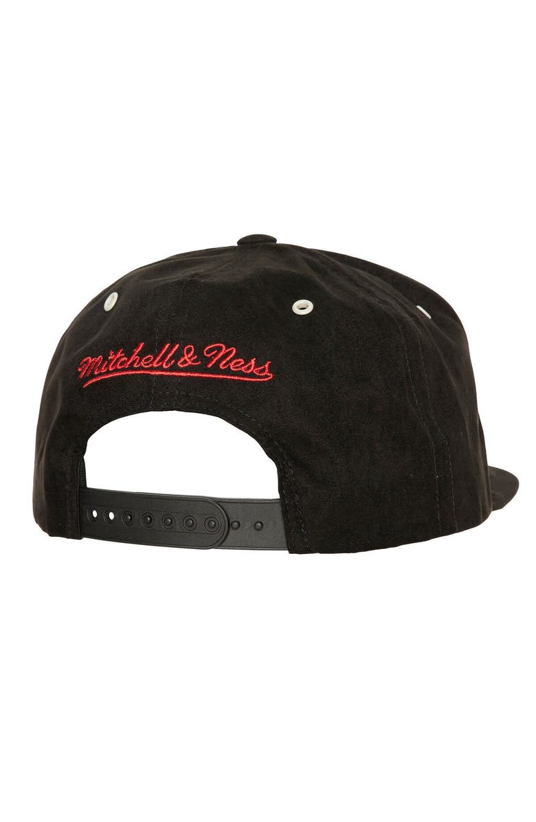 Mitchell & Ness Men's Mitchell & Ness Black Chicago Bulls Day 4 Snapback Hat, Alternate, color, Black