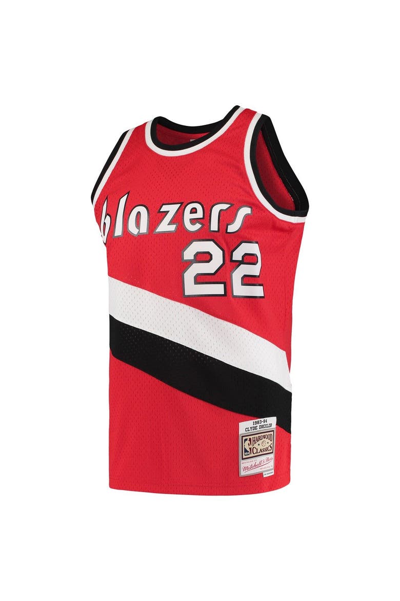 Men's Mitchell & Ness Clyde Drexler Red Portland Trail Blazers 1983/84 Hardwood Classics Swingman Jersey, Alternate, color, Red