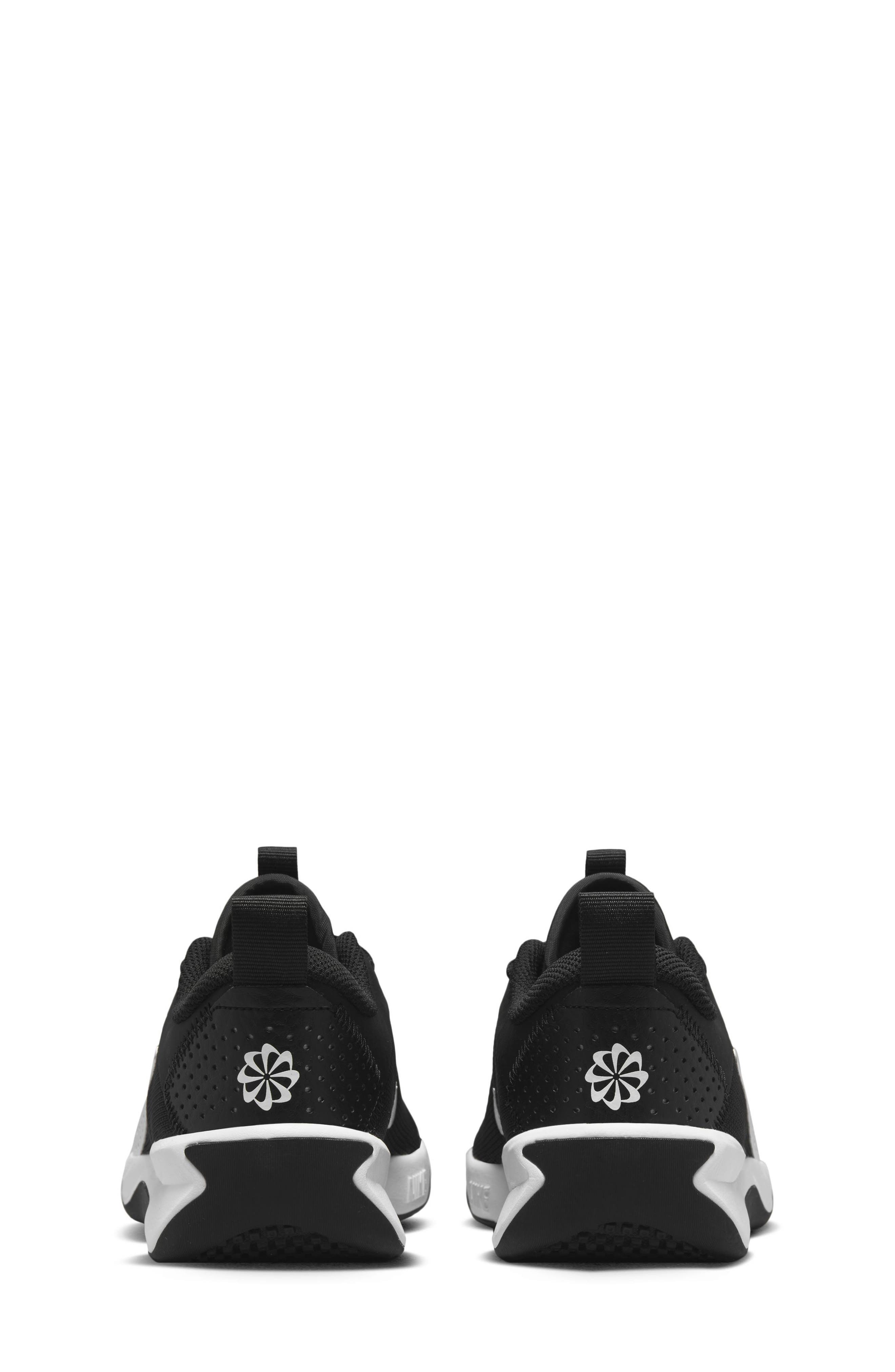 Nike Kids' Omni Multi-Court Sneaker, Alternate, color, Black/ White