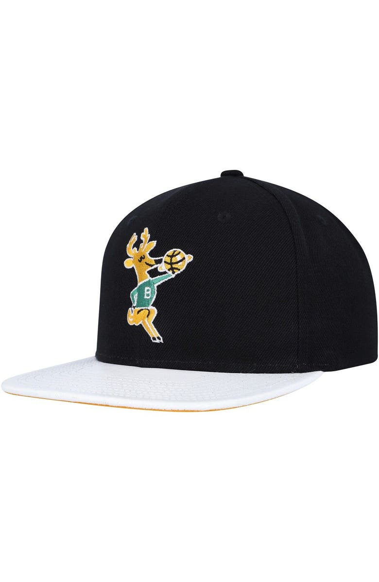 Mitchell & Ness Men's Mitchell & Ness Black/White Milwaukee Bucks Hardwood Classics Wear Away Visor Snapback Hat, Main, color,