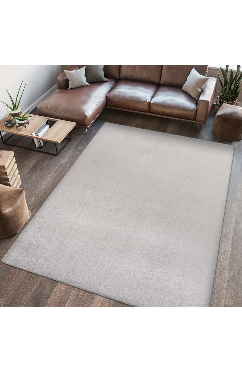 JONATHAN Y Twyla Classic Solid Low-Pile Machine-Washable Area Rug, Alternate, color, Light Gray
