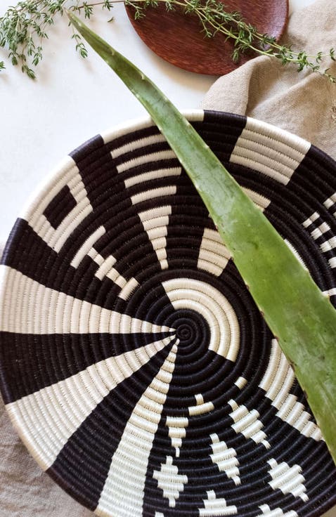 Geo Plateau Black and White