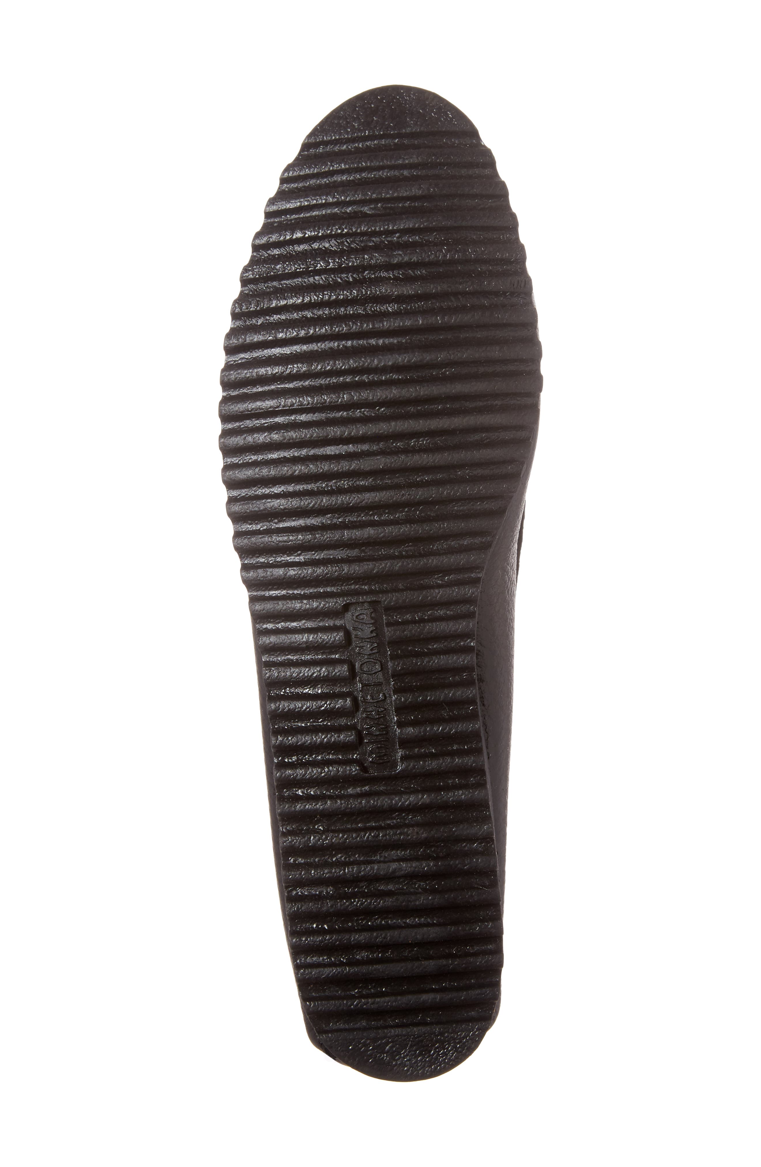 Minnetonka Leather Driving Shoe, Alternate, color, Black