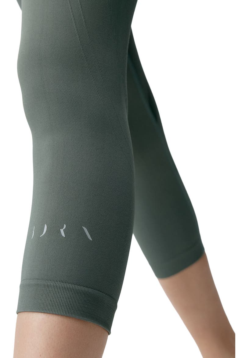 Eris Seamless Capri Sports Legging, Alternate, color, Tea