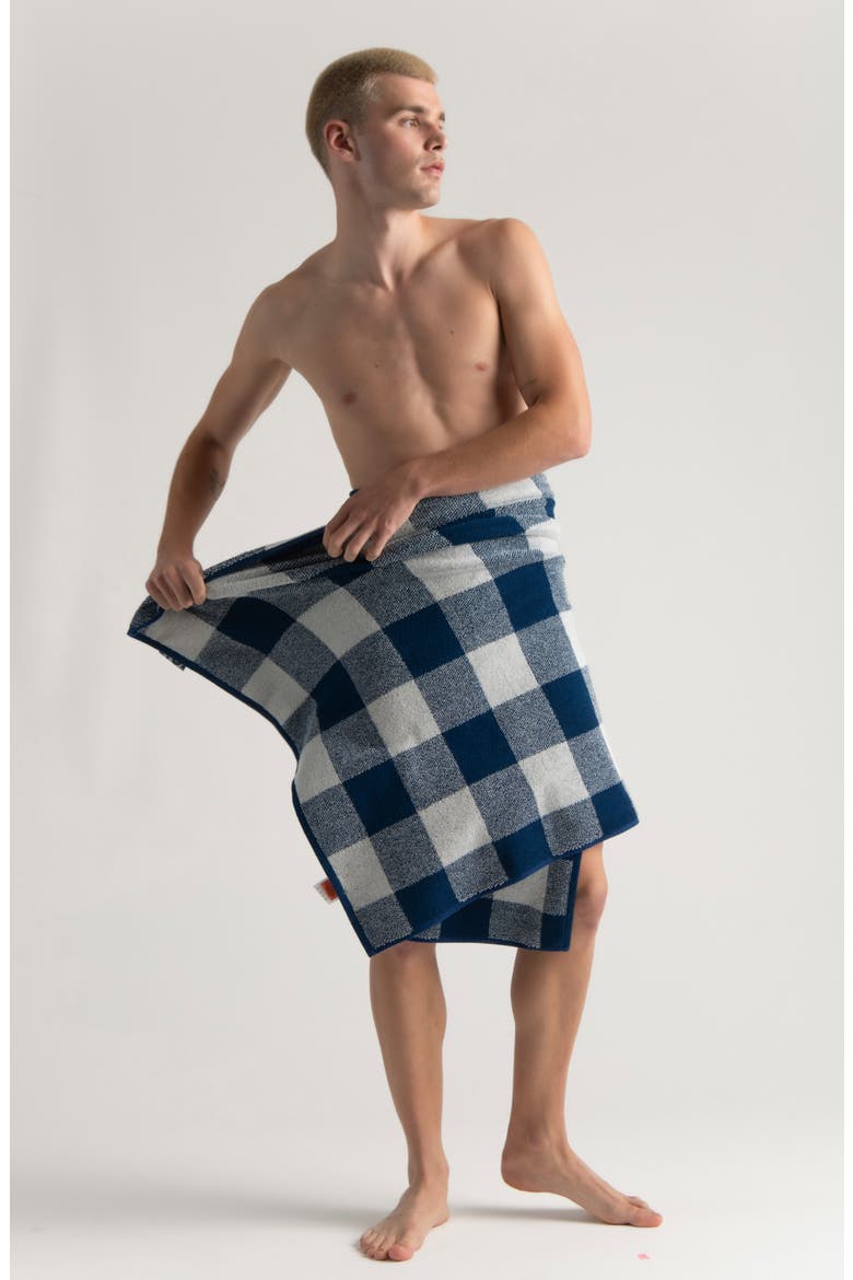 Gingham Stretch Bath Towel, Alternate, color, WORKSHOP WHITE/ STUDIO NAVY