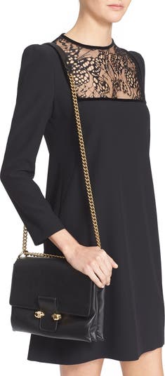 【送料&関税込】Alexander McQueen Logo Flap Shoulder Bag McQueen Alexander McQueen 'Medium Twin Skull' Flap Shoulder