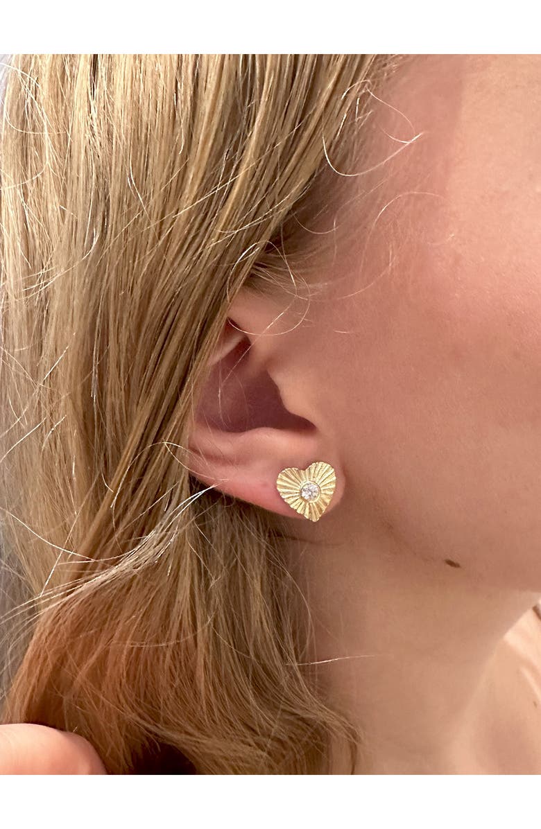 SHYMI Fluted Heart Cubic Zirconia Stud Earrings, Alternate, color, Gold