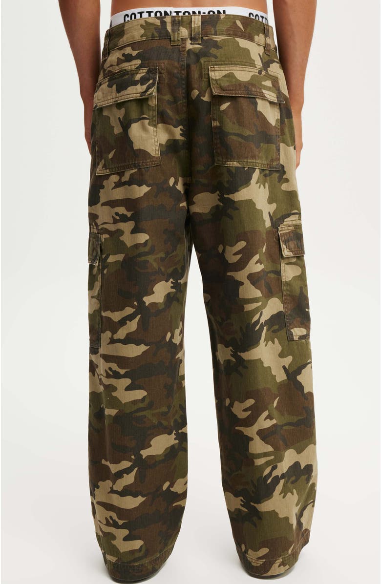 Cotton On Men's Axel Super Baggy Cargo Pant, Alternate, color, Dark Camo