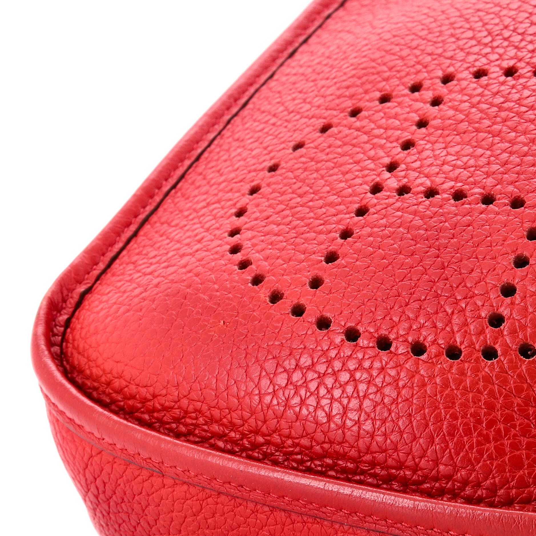 Pre-Owned Hermes Evelyne Bag Gen III Clemence TPM, Alternate, color, Rouge Vif