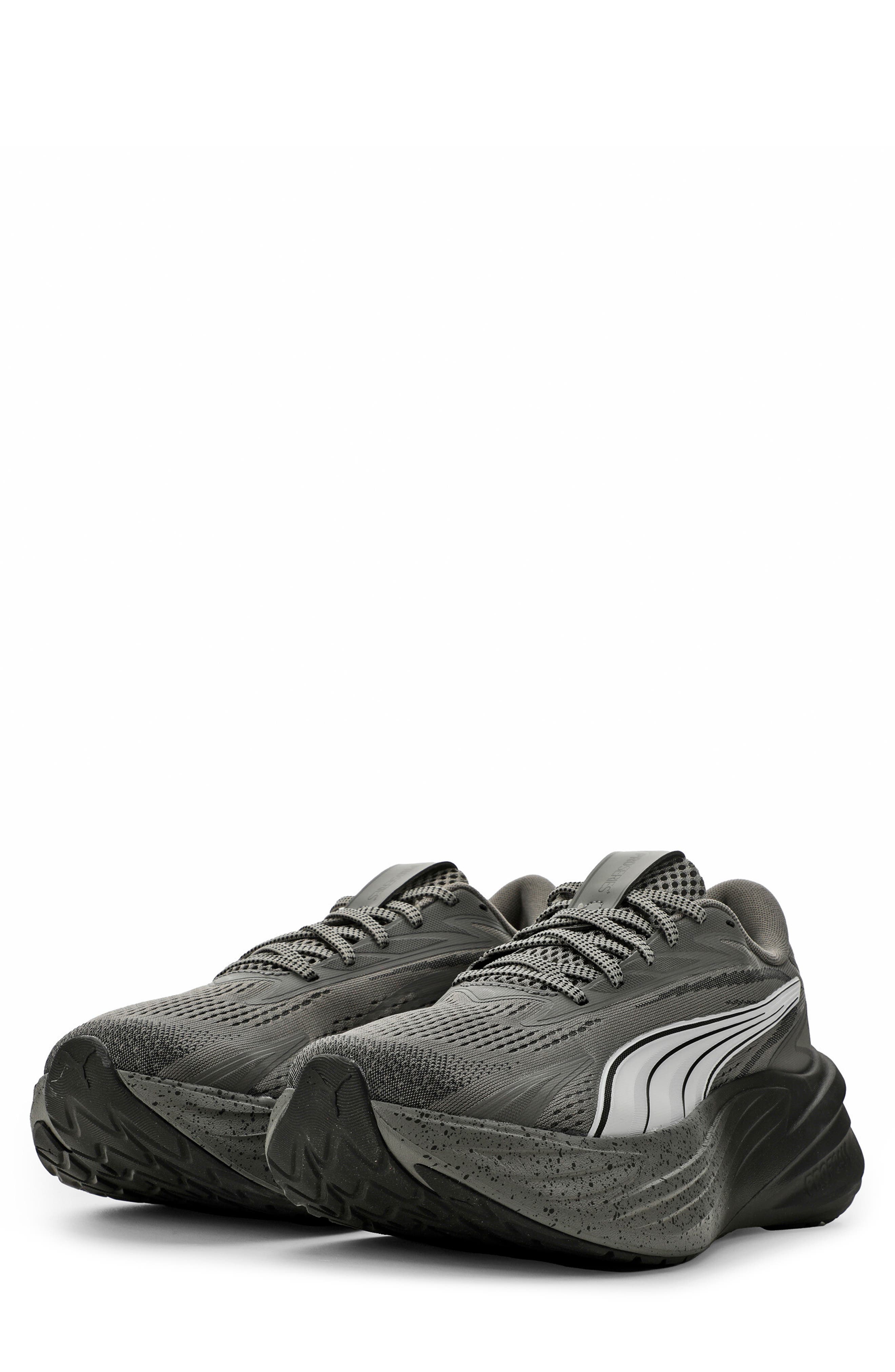 Maxima Pro Speckle Running Shoe