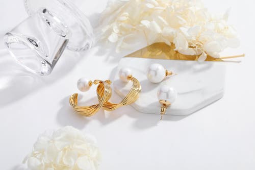 Classicharms Twisted Wave Hoop Earrings In Gold