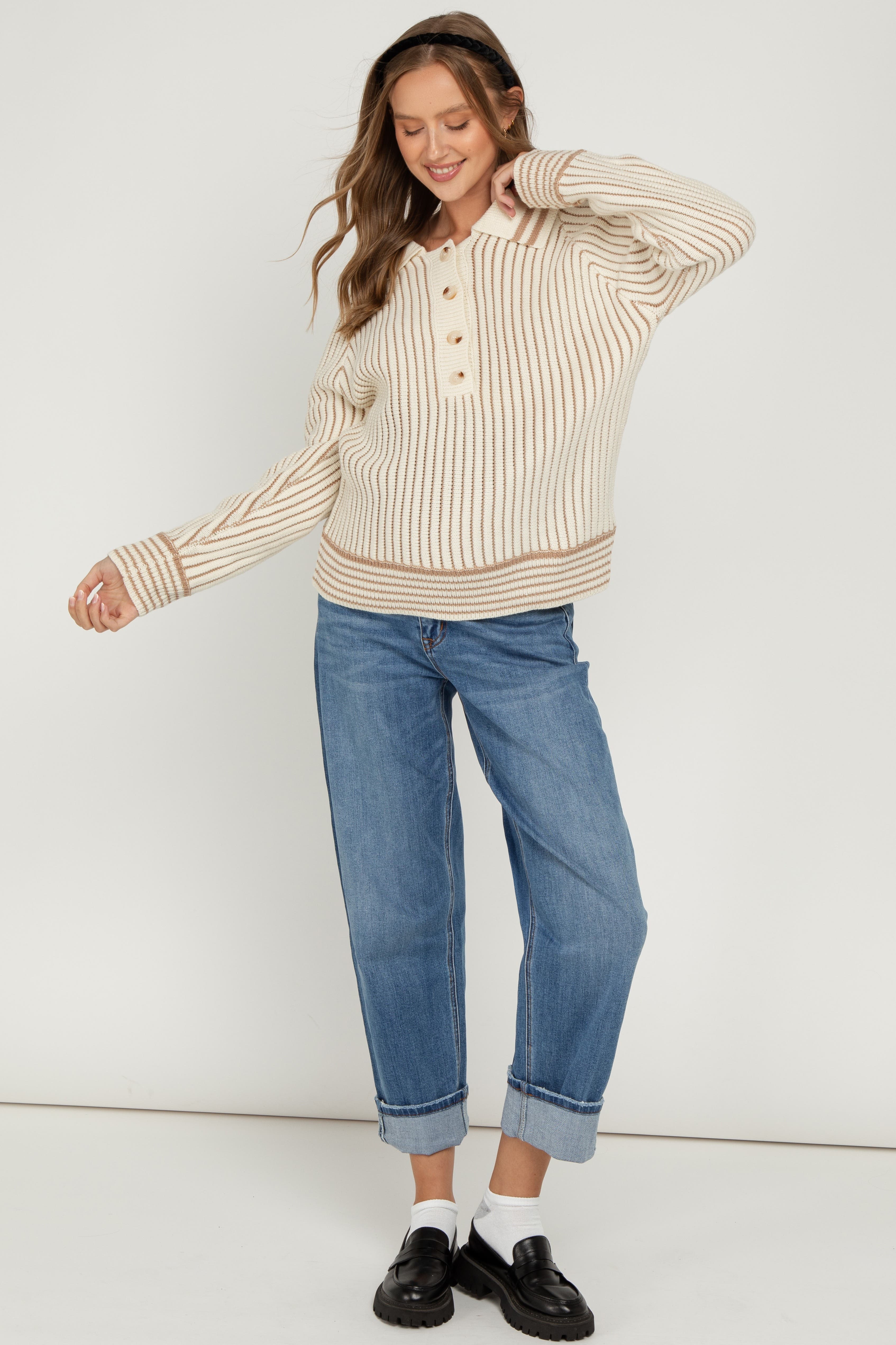 Rolled Cuffed Barrel Leg Maternity Jeans - image 2