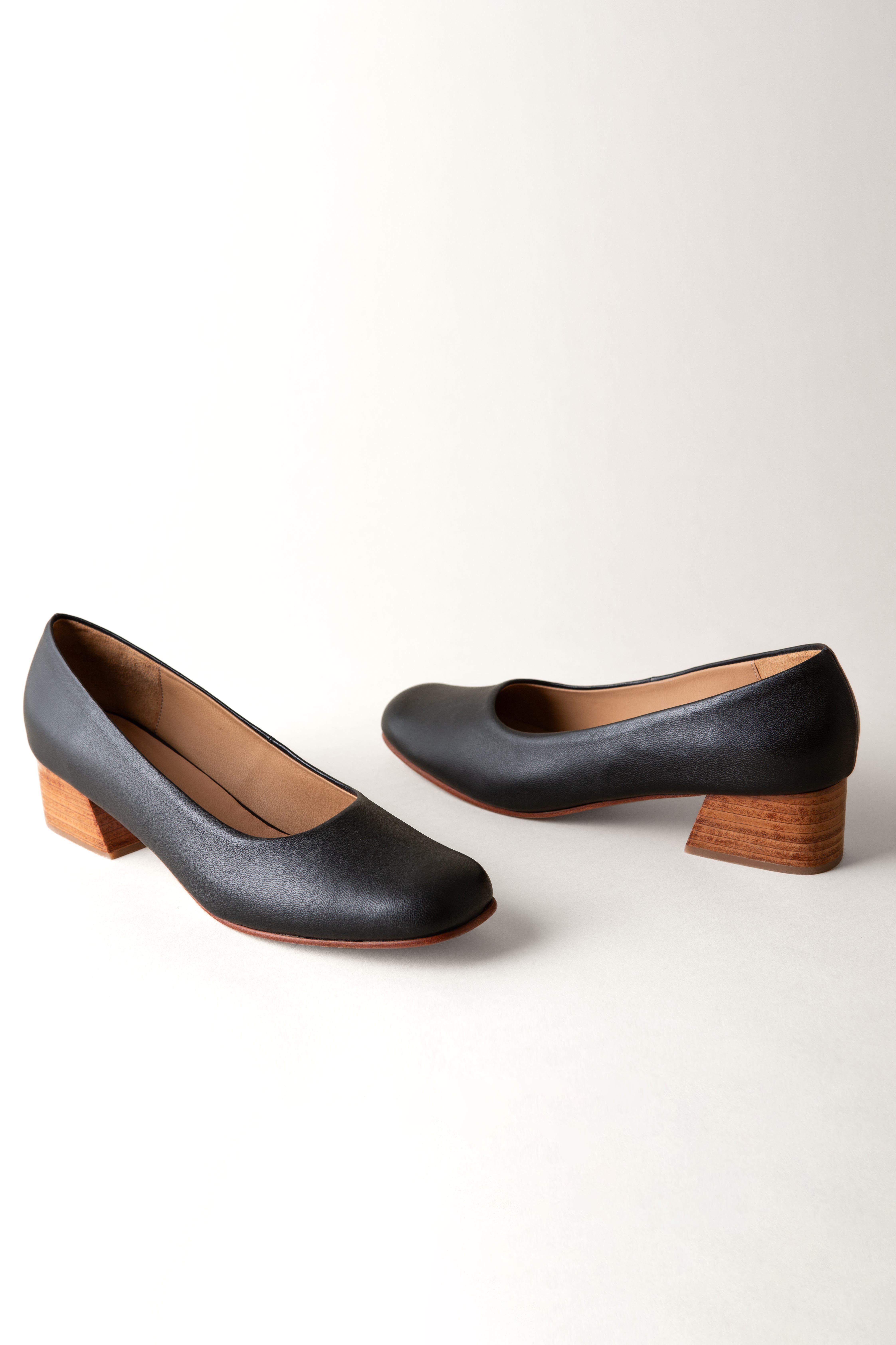 Huma Blanco Luisa Pump, Alternate, color, Coal