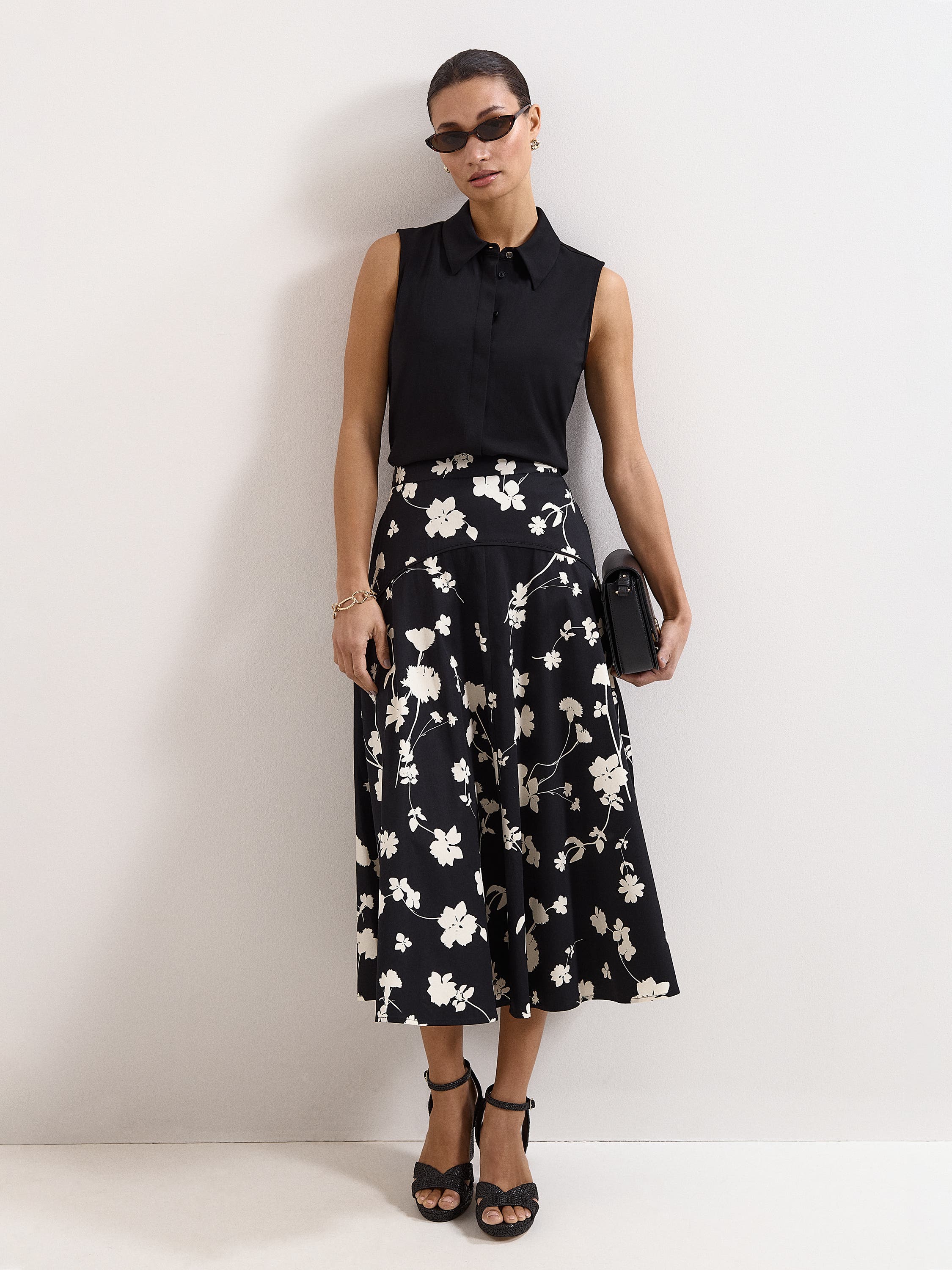 selected Black/Ivory