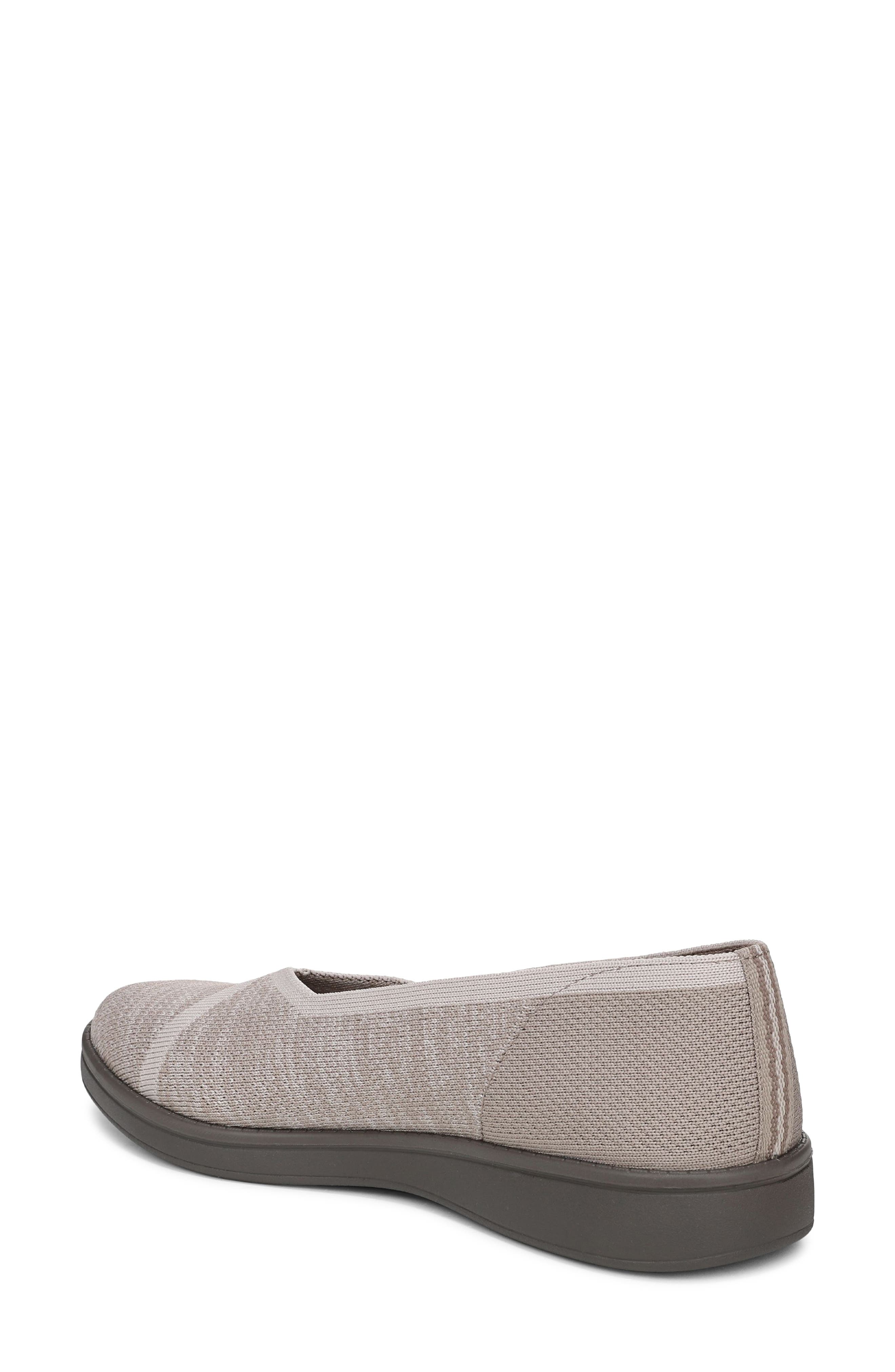 Award Flat, Alternate, color, SIMPLY TAUPE/ SAND